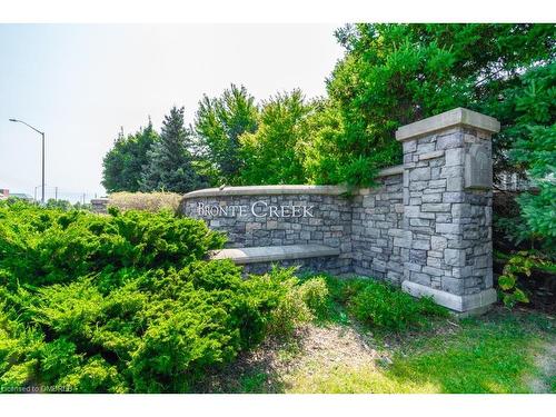 3004 Richview Boulevard, Oakville, ON - Outdoor