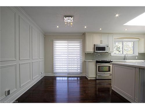 5247 Spruce Avenue, Burlington, ON - Indoor Photo Showing Kitchen