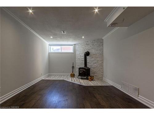 5247 Spruce Avenue, Burlington, ON - Indoor Photo Showing Other Room