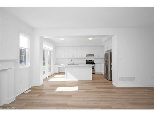 1200 Anson Gate, Oakville, ON - Indoor Photo Showing Kitchen