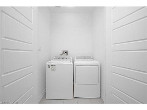 1200 Anson Gate, Oakville, ON - Indoor Photo Showing Laundry Room