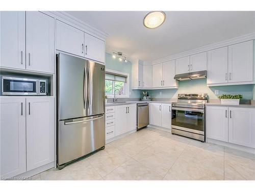 2362 Sinclair Circle, Burlington, ON - Indoor Photo Showing Kitchen