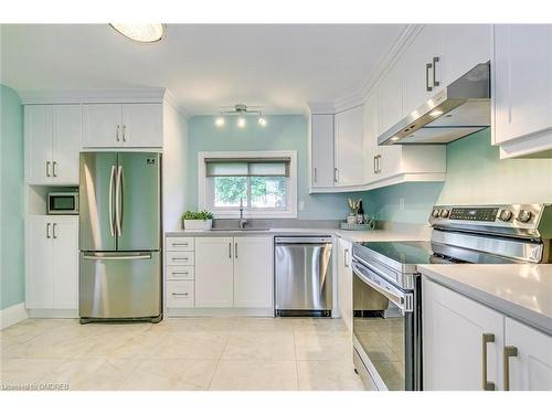 2362 Sinclair Circle, Burlington, ON - Indoor Photo Showing Kitchen