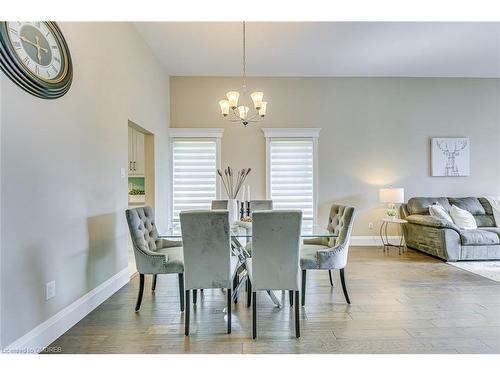 2362 Sinclair Circle, Burlington, ON - Indoor Photo Showing Dining Room