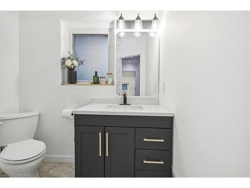 95 Eighth Street, Toronto, ON - Indoor Photo Showing Bathroom