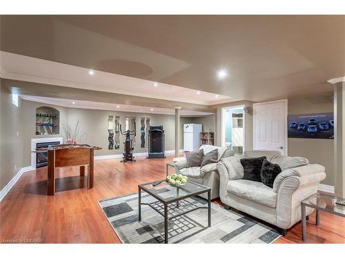 2936 Castlebridge Drive, Mississauga, ON - Indoor Photo Showing Living Room