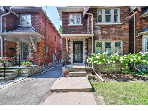 161 Chaplin Crescent, Toronto, ON - Outdoor With Facade