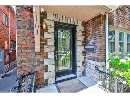 161 Chaplin Crescent, Toronto, ON - Outdoor