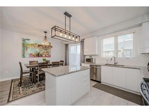 123 Stork Street, Oakville, ON - Indoor Photo Showing Kitchen With Upgraded Kitchen