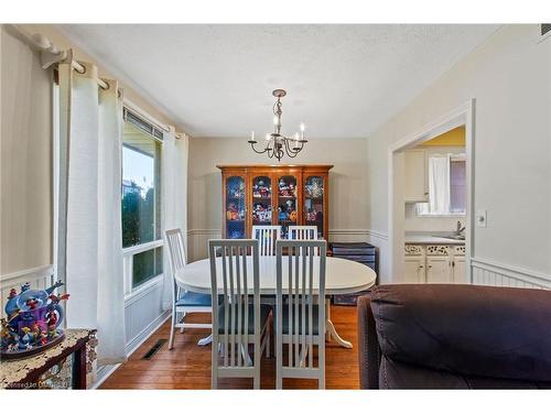 75 Maureen Avenue, Welland, ON - Indoor Photo Showing Dining Room