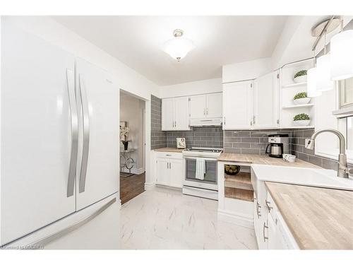 388 Appleby Line, Burlington, ON - Indoor Photo Showing Kitchen With Upgraded Kitchen