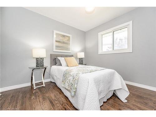 388 Appleby Line, Burlington, ON - Indoor Photo Showing Bedroom