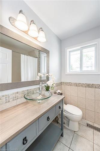 388 Appleby Line, Burlington, ON - Indoor Photo Showing Bathroom