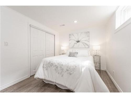 388 Appleby Line, Burlington, ON - Indoor Photo Showing Bedroom