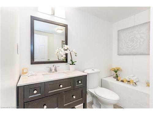 388 Appleby Line, Burlington, ON - Indoor Photo Showing Bathroom