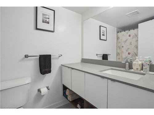 416-1141 Cooke Boulevard, Burlington, ON - Indoor Photo Showing Bathroom