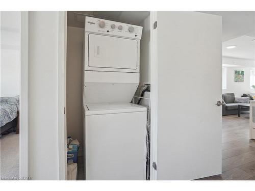 416-1141 Cooke Boulevard, Burlington, ON - Indoor Photo Showing Laundry Room