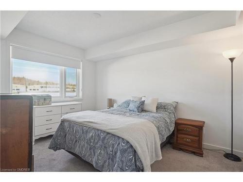 416-1141 Cooke Boulevard, Burlington, ON - Indoor Photo Showing Bedroom