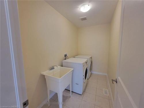 7989 Odell Crescent, Niagara Falls, ON - Indoor Photo Showing Laundry Room