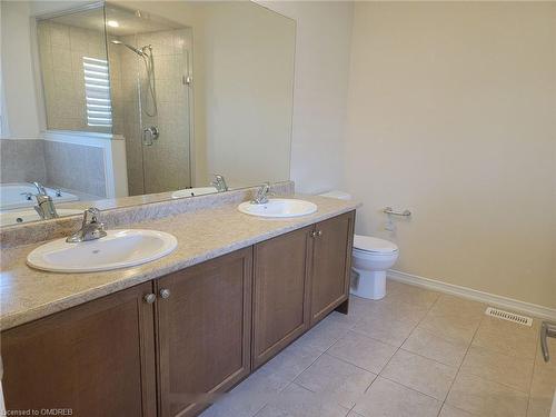 7989 Odell Crescent, Niagara Falls, ON - Indoor Photo Showing Bathroom