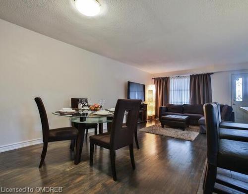 Upper-943 Blairholme Avenue, Mississauga, ON - Indoor Photo Showing Dining Room