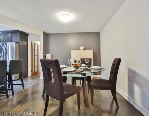 Upper-943 Blairholme Avenue, Mississauga, ON - Indoor Photo Showing Dining Room