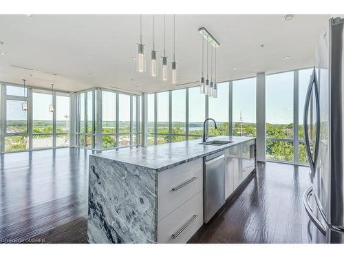 401-50 Murray Street W, Hamilton, ON - Indoor Photo Showing Kitchen With Upgraded Kitchen