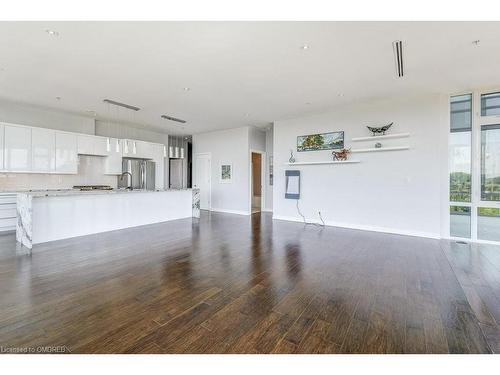 401-50 Murray Street W, Hamilton, ON - Indoor Photo Showing Kitchen