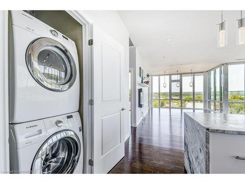 401-50 Murray Street W, Hamilton, ON - Indoor Photo Showing Laundry Room