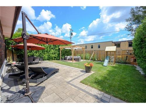 905 Cloverleaf Drive, Burlington, ON - Outdoor With Backyard