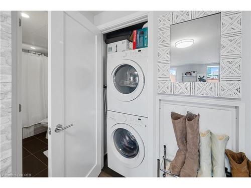 815-55 Front Street E, Toronto, ON - Indoor Photo Showing Laundry Room