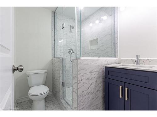 3078 Janice Drive, Oakville, ON - Indoor Photo Showing Bathroom