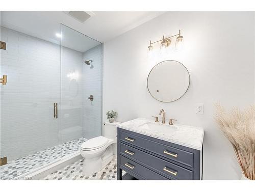 2560 2 Side Road, Burlington, ON - Indoor Photo Showing Bathroom