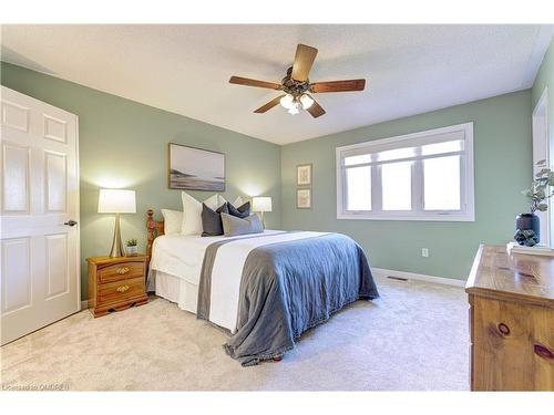 2591 Dashwood Drive, Oakville, ON - Indoor Photo Showing Bedroom