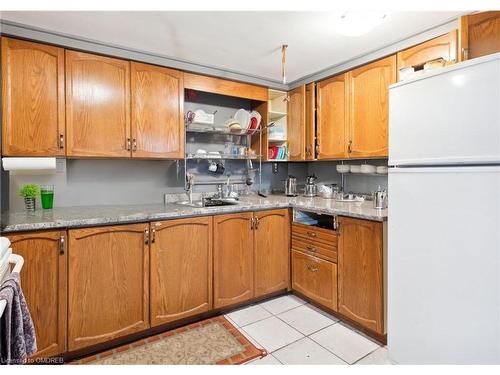 33 Shadyside Avenue, Hamilton, ON - Indoor Photo Showing Kitchen