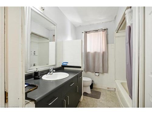 33 Shadyside Avenue, Hamilton, ON - Indoor Photo Showing Bathroom