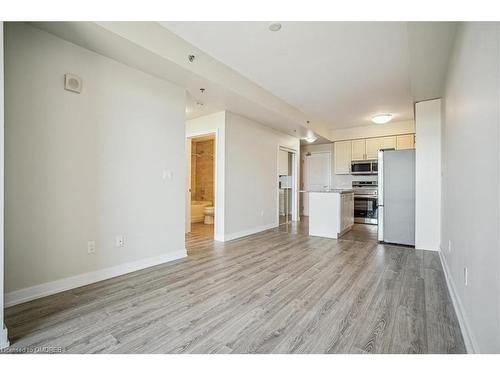 719-2490 Old Bronte Road, Oakville, ON - Indoor Photo Showing Kitchen