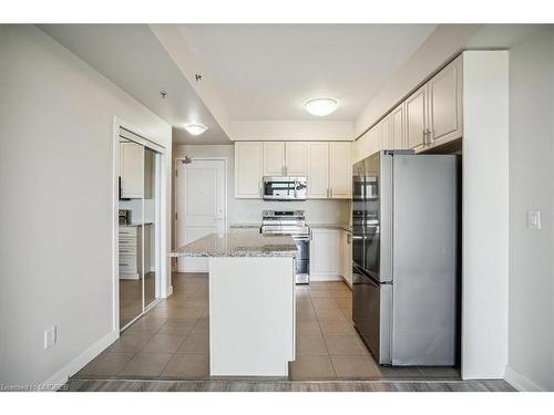 719-2490 Old Bronte Road, Oakville, ON - Indoor Photo Showing Kitchen