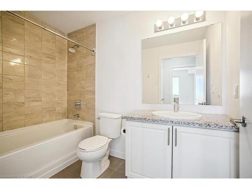 719-2490 Old Bronte Road, Oakville, ON - Indoor Photo Showing Bathroom