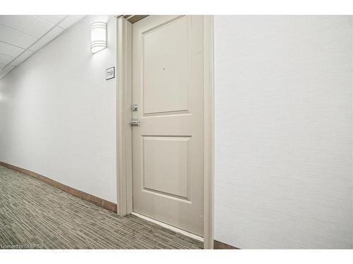 719-2490 Old Bronte Road, Oakville, ON - Indoor Photo Showing Other Room