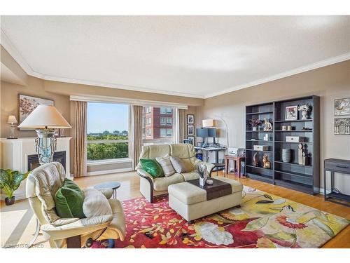 603-50 Old Mill Road, Oakville, ON - Indoor Photo Showing Living Room