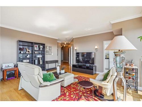 603-50 Old Mill Road, Oakville, ON - Indoor Photo Showing Living Room