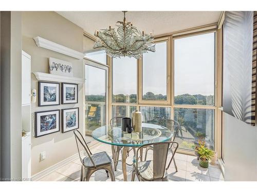 603-50 Old Mill Road, Oakville, ON - Indoor Photo Showing Dining Room