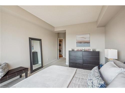 603-50 Old Mill Road, Oakville, ON - Indoor Photo Showing Bedroom