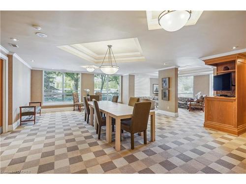 603-50 Old Mill Road, Oakville, ON - Indoor Photo Showing Dining Room