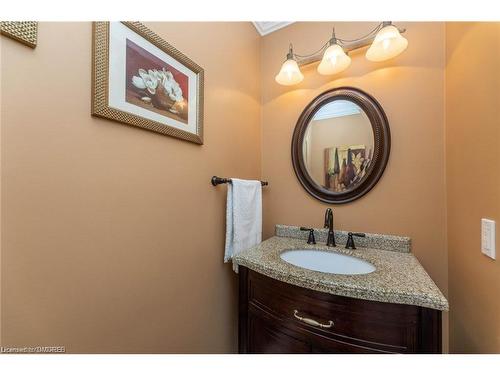 2123 Kawartha Crescent, Mississauga, ON - Indoor Photo Showing Bathroom