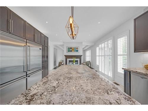 1385 Arrowhead Road, Oakville, ON - Indoor Photo Showing Kitchen