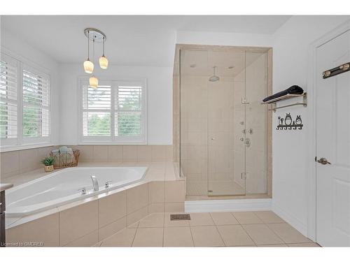 1385 Arrowhead Road, Oakville, ON - Indoor Photo Showing Bathroom