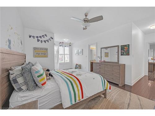 1385 Arrowhead Road, Oakville, ON - Indoor Photo Showing Bedroom