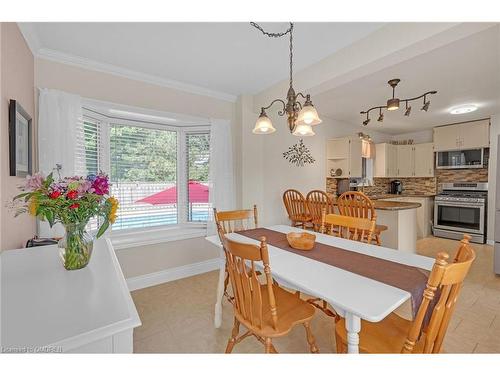 1381 Constance Drive, Oakville, ON - Indoor Photo Showing Dining Room